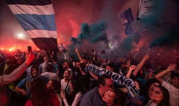 那不勒斯意甲夺冠狂欢出意外:39人受伤+10起抢劫案,古城遭破坏