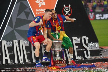 拉菲尼亚：施压抢断显霸气，挑射锁胜为欧冠蓄力