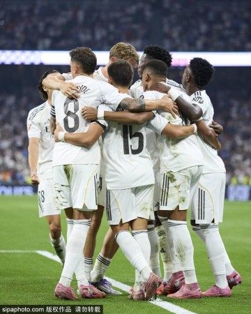 欧冠决赛战术解析:安切洛蒂的‘伪九号陷阱’如何击败巴萨?