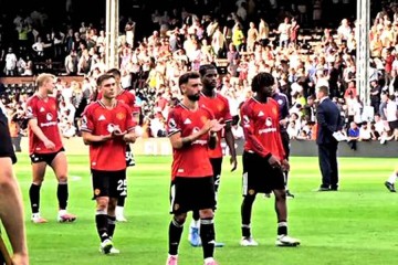 曼联6000万铁腰两弱点暴露,身为嫡系却被阿莫林嫌弃!半场被换尴尬