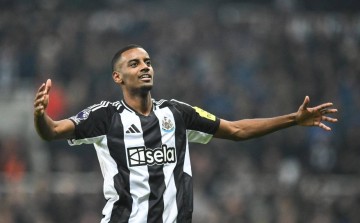 决裂!伊萨克罢训+拒战英超,纽卡威胁坐3年替补席,利物浦看热闹