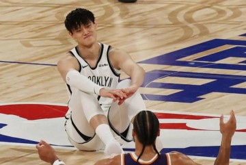 曾凡博谈篮网首秀:很幸运 受伤后能打高水平比赛