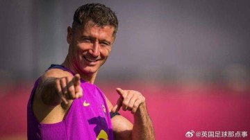 莱万:英超花的钱太多了,年轻且半年进10球就有球队7000万买你