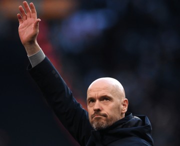 滕哈赫首秀惜败切尔西,重建勒沃库森目标直指三线争冠