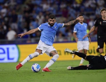 欧冠出线生死博弈:本菲卡主场迎战那不勒斯,葡超豪门对决意甲劲旅