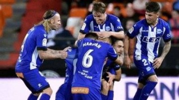 西甲中游激战:贝蒂斯主场迎战阿拉维斯,谁能笑傲比利亚马林?