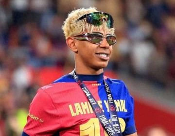 巴黎夏特莱剧院的聚光灯将准时聚焦舞台中央,第69届金球奖颁奖典礼即将拉开大幕