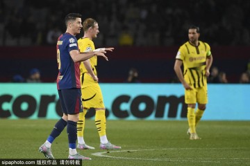 欧冠半决赛:巴塞罗那与国际米兰全力冲刺,谁能创造历史?