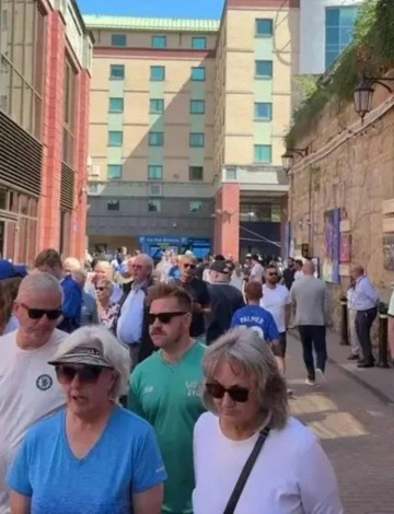 太阳报:切尔西手机APP票务系统瘫痪,数千球迷无法验票进场