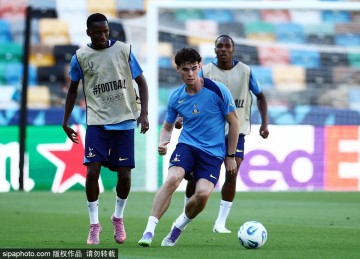 埃泽转会热刺?阿森纳虎视眈眈,夏季转会市场暗潮涌动