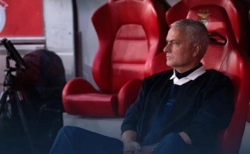 6-0绝杀!62岁穆帅低头离场,欧冠36强诞生!