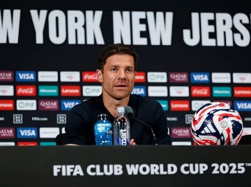 44天踢12场!皇马魔鬼赛程把人当牲口用阿隆索挥舞令旗:全体都有