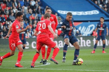 法甲中下游生死斗!南特主场盼首胜,欧塞尔客场能否延续黑马势头?